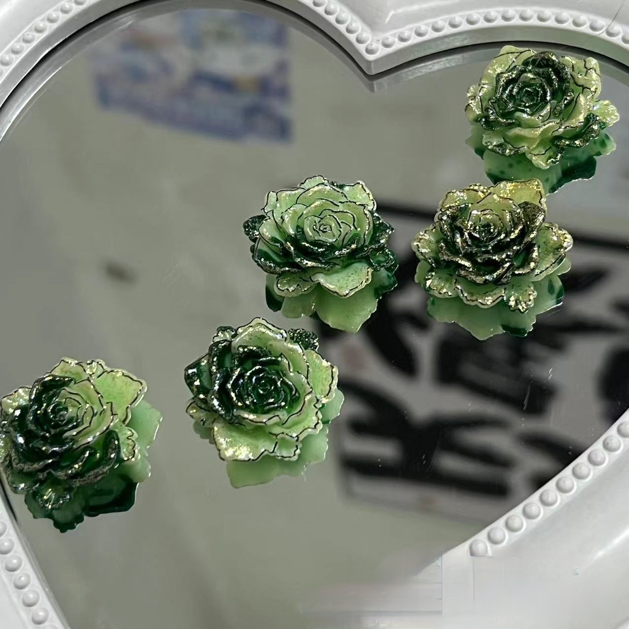 Green roses/5